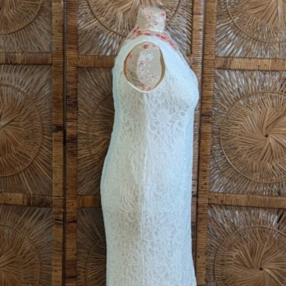 DB STUDIO NWT Allover Lace V-Neck Sheath Wedding Dress size 16W - never altered - Picture 6 of 14